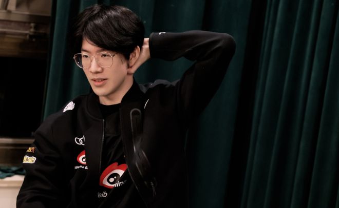 Team WE 正式公布了 NEST 的阵容：打野 mxx ，中路选手 BuLuKaKa ，下路选手 Stay